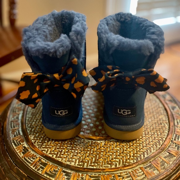 Ugg Bailey Bow Retro Spots size 7 - Picture 1 of 4